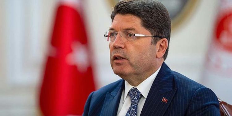 Türk bayrağı provokasyonuna 14 gözaltı