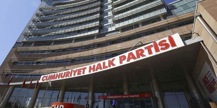CHP kurultay davası ertelendi!