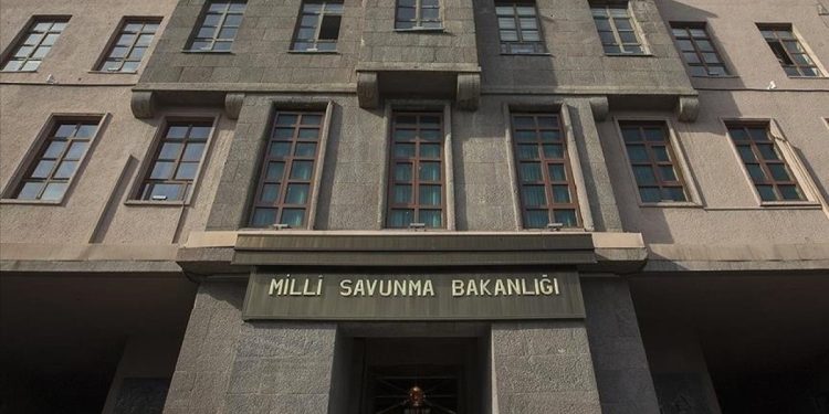 MSB’den Atina’ya “12 mil” mesajı: Kabul edilemez
