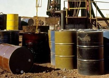 Petrolde talep endişesi: Fiyatlar geri çekildi