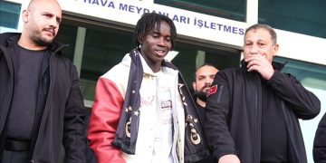 Renato Nhaga, Galatasaray için İstanbul’da