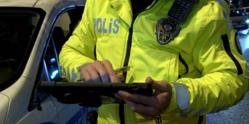 Trafikte yeni düzenlemeler yürürlükte! Cezalar katlandı