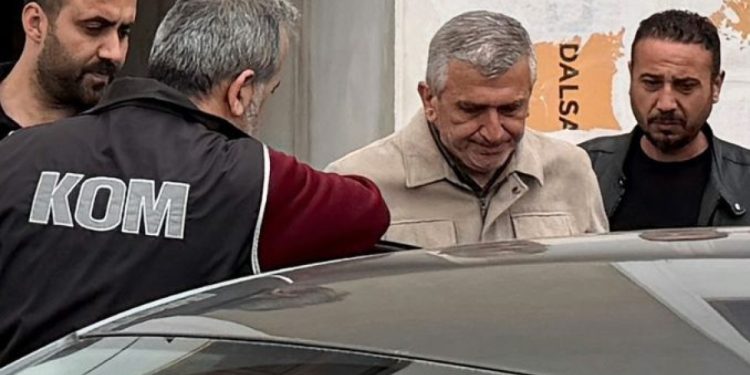 Akçakoca Belediye Başkanı Albayrak tutuklandı