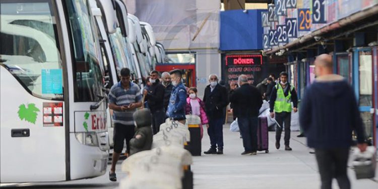 Bakan duyurdu: Otobüs bileti 12 saat kalana kadar iade edilebilecek