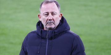 Beşiktaş’ta Sergen Yalçın’la yollar ayrıldı!