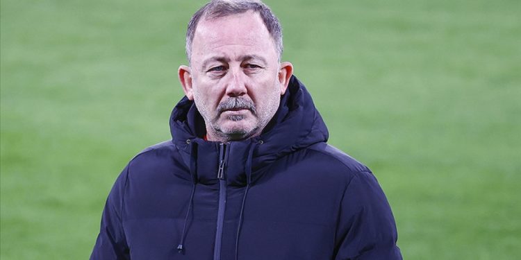 Beşiktaş’ta Sergen Yalçın’la yollar ayrıldı!