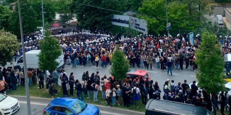 Bilgi Üniversitesi için geri adım iddiası