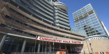 CHP’de Yargıtay bilmecesi: Kılıçdaroğlu iptal etti, Özel yineledi