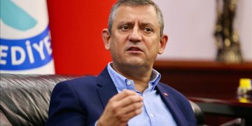 CHP’li il başkanlarından Özel’e destek