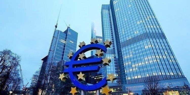 ECB’den enflasyon ve büyüme tahminlerini güncelleme sinyali