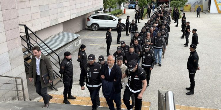 Eskişehir’in Tepebaşı Belediyesine soruşturma: 15 şüpheli tutuklandı