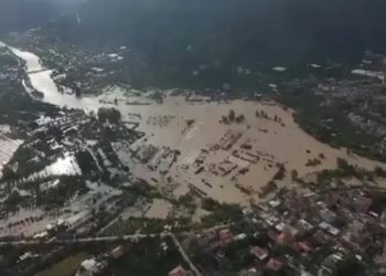 Hatay’da taşan Asi Nehri felakete yol açtı: Köprü ve yollar ile bir ev çöktü