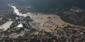 Hatay’da taşan Asi Nehri felakete yol açtı: Köprü ve yollar ile bir ev çöktü