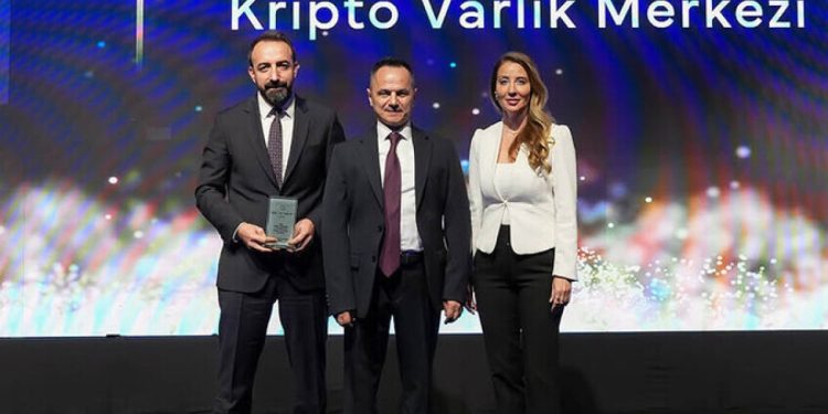 Merkezi Kayıt Kuruluşu’nun Kripto Varlık Merkezi Kayıt Sistemi’ne ödül
