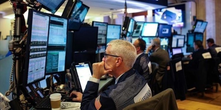 New York borsası haftanın son işlem gününe düşüşle başladı