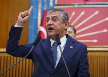 Özgür Özel, CHP Grup Başkanı oldu