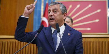 Özgür Özel, CHP Grup Başkanı oldu