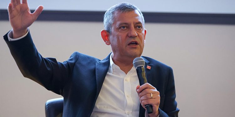 Özgür Özel Silivri’de İmamoğlu ve tutuklu isimleri ziyaret etti