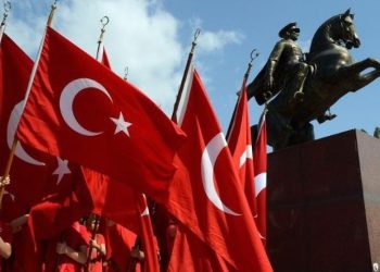 Siyasilerden peş peşe 19 Mayıs mesajları
