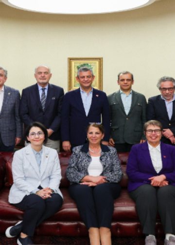 TBB ve TTB heyetlerinden Özgür Özel’e destek ziyareti