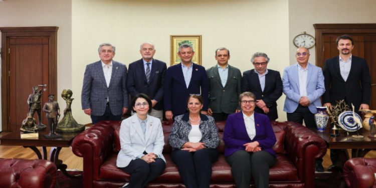 TBB ve TTB heyetlerinden Özgür Özel’e destek ziyareti