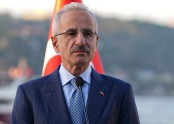 11 Türk gemisi Hürmüz’den geçti
