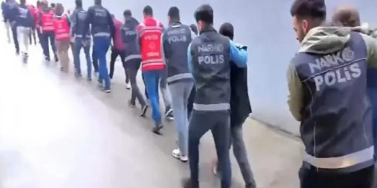 69 ilde uyuşturucu operasyonu: 381 tutuklama