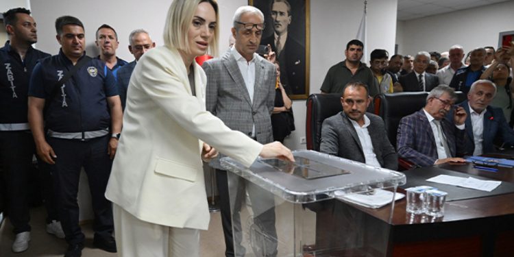 Akçakoca Belediyesi AK Parti’ye geçti