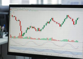 BİST haftanın ilk işlem gününde 2 hisseye tedbir getirdi