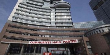 CHP’de kritik karar: 5 il başkanı görevden alındı