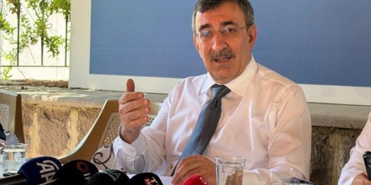 Cevdet Yılmaz en düşük emekli maaşı için Meclis’i işaret etti