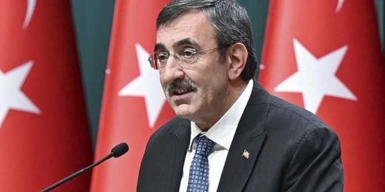 Cevdet Yılmaz’dan büyüme hedefi için risk uyarısı