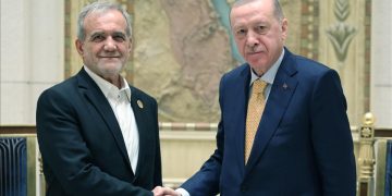 Cumhurbaşkanı Erdoğan, Mesud Pezeşkiyan ile görüştü
