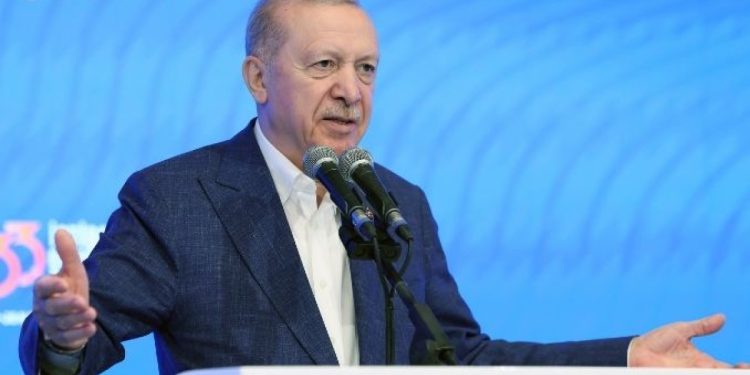 Cumhurbaşkanı’ndan AK Parti teşkilatına: Yorulan kenara gelsin