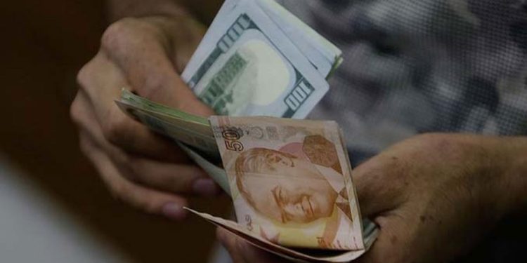 Dolar/TL yeni haftaya rekorla başladı