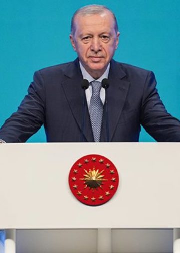 Erdoğan : Akışa yön veren bir gençlik yetiştireceğiz