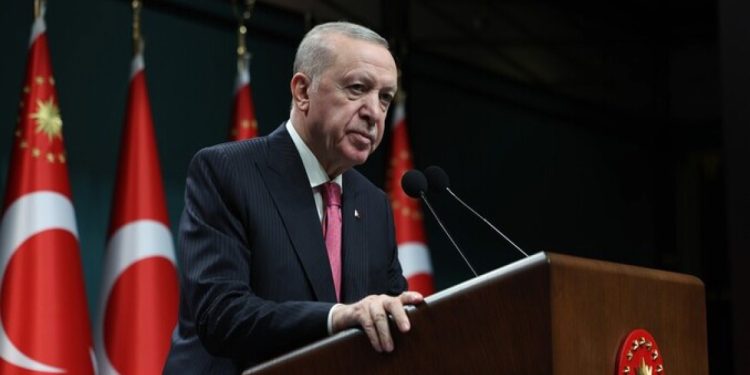 Erdoğan: Ana muhalefet içerisindeki tartışmalar bizi ilgilendirmiyor