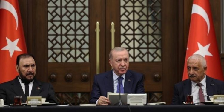 Erdoğan: Yıl sonuna kadar 500 cemevine hizmet sunacağız
