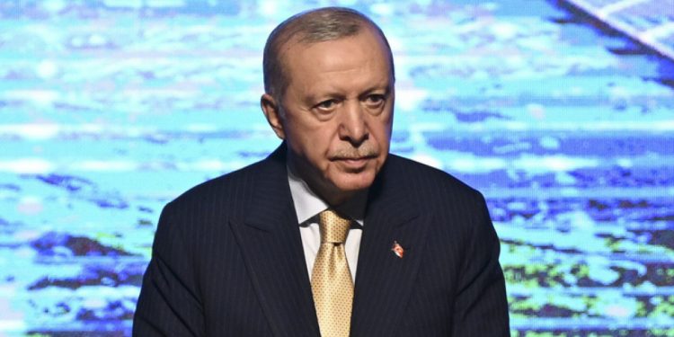 Erdoğan’dan yeni polislere hukuk, merhamet ve kamu düzeni mesajı
