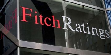 Fitch: Hürmüz’ün açılmasıyla petrol piyasasında arz fazlası oluşacak