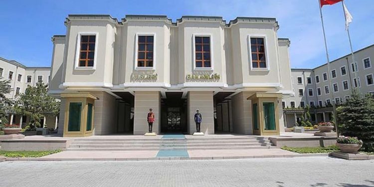 İki belediye başkanı görevden uzaklaştırıldı