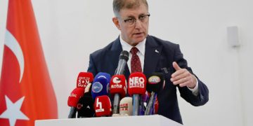 İzmir Büyükşehir Belediye Başkanı Cemil Tugay CHP’den istifa etti
