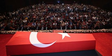 Kadir İnanır son yolculuğuna uğurlandı