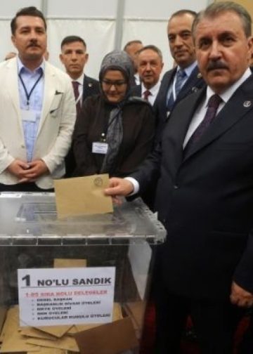 Mustafa Destici yeniden BBP Genel Başkanı seçildi