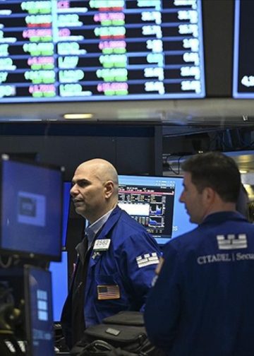 New York Borsası haftanın son gününde karışık
