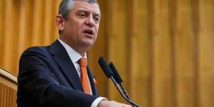 Özgür Özel: İhanet, yalnız kaldığında cezalandıran duygudur