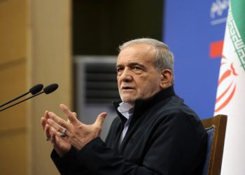 Pezeşkiyan: Savunma kapasitemiz konusunda kimseyle müzakere yapmayız