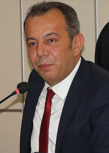 Tanju Özcan CHP’den istifa etti