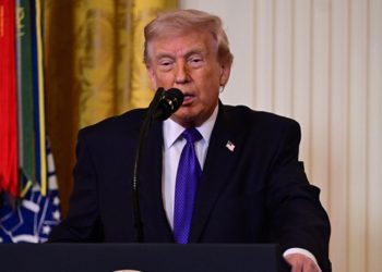 Trump, İsrail’den “Hizbullah’la ateşkes yapmasını” istediğini belirtti
