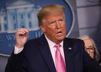 Trump imzaların atılacağı saati açıkladı